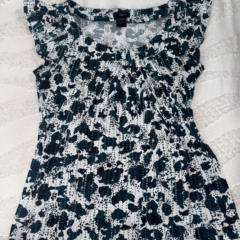 Ann Taylor Blue and Black Sleeveless Ruffled Blouse